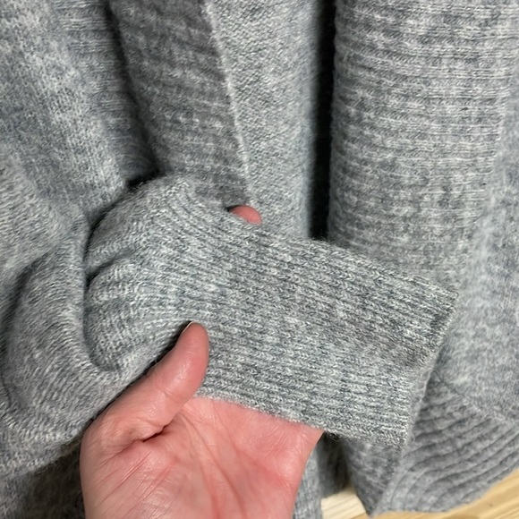 Nine West size small gray cocoon cardigan sweater with pockets - Picture 2 of 8